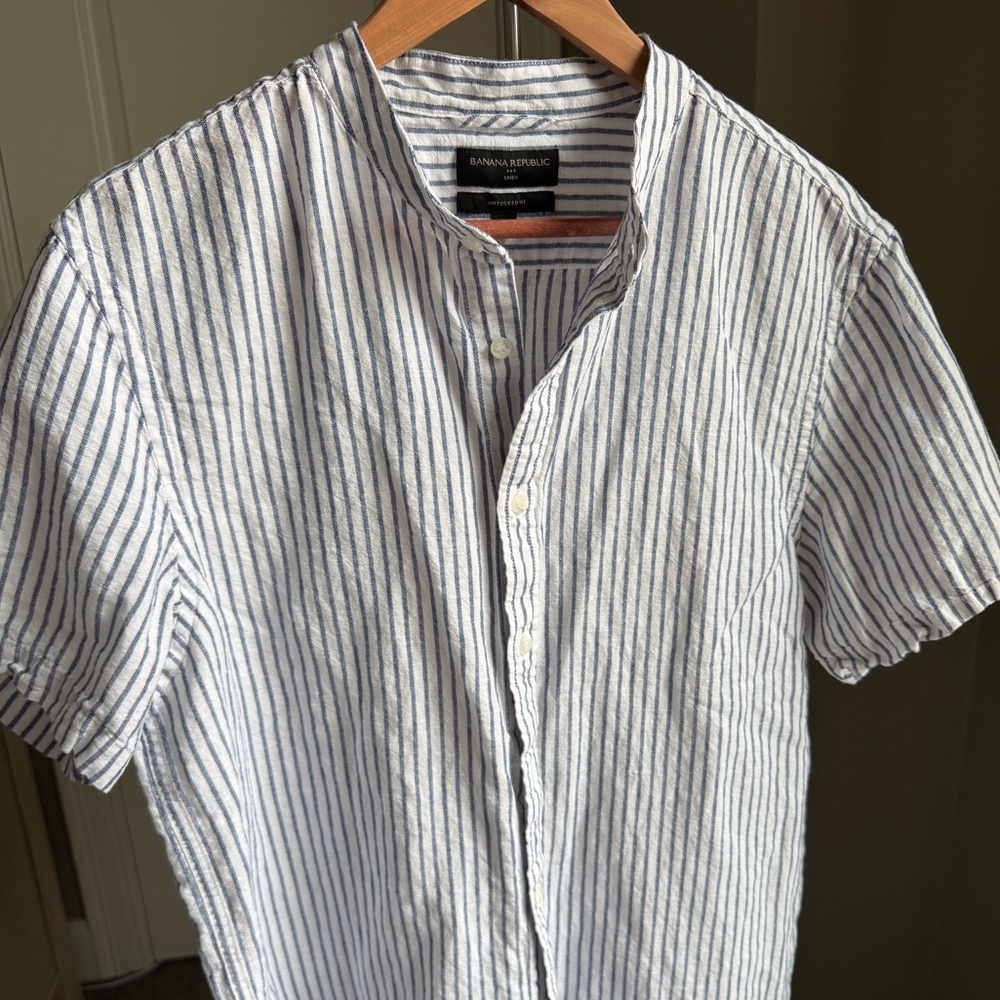 Banana Republic White and Blue Striped Band Collar Shirt